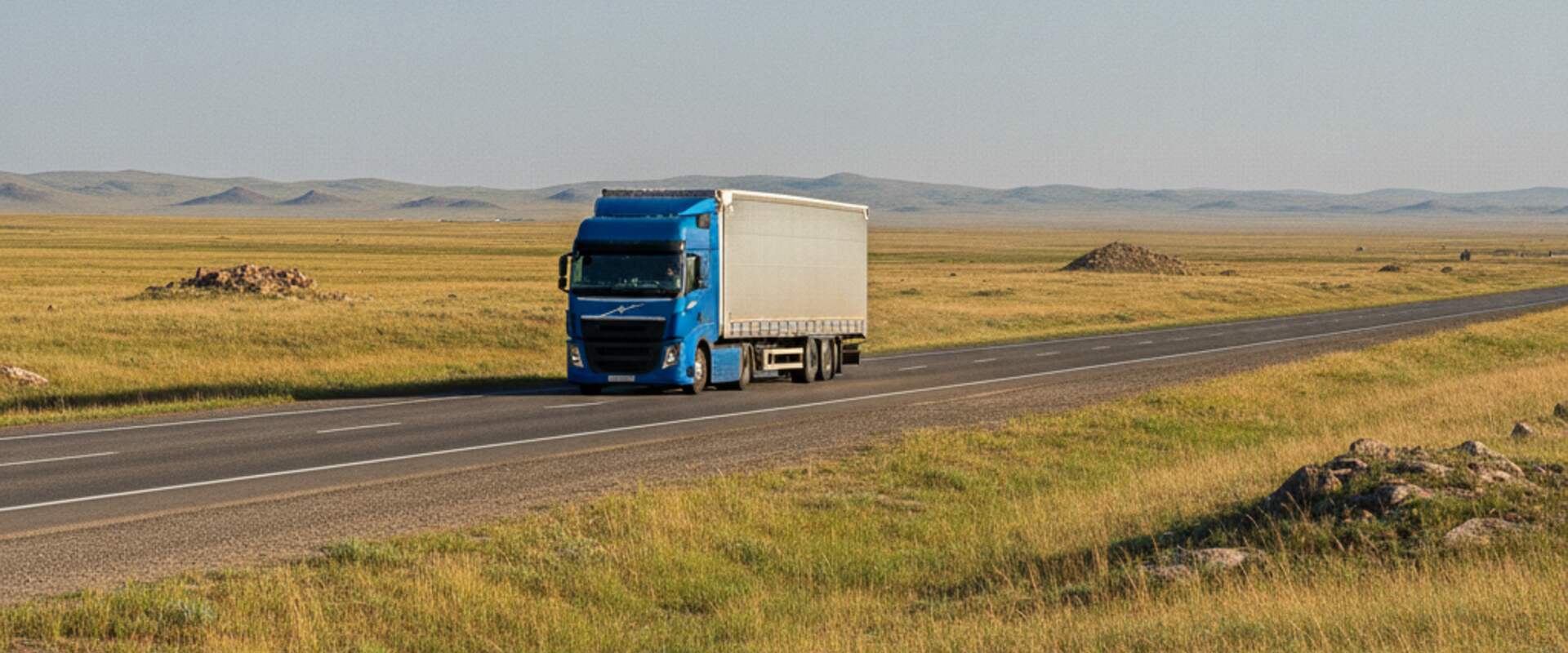 Доставка грузов из Казахстана в Россию — фура на трассе